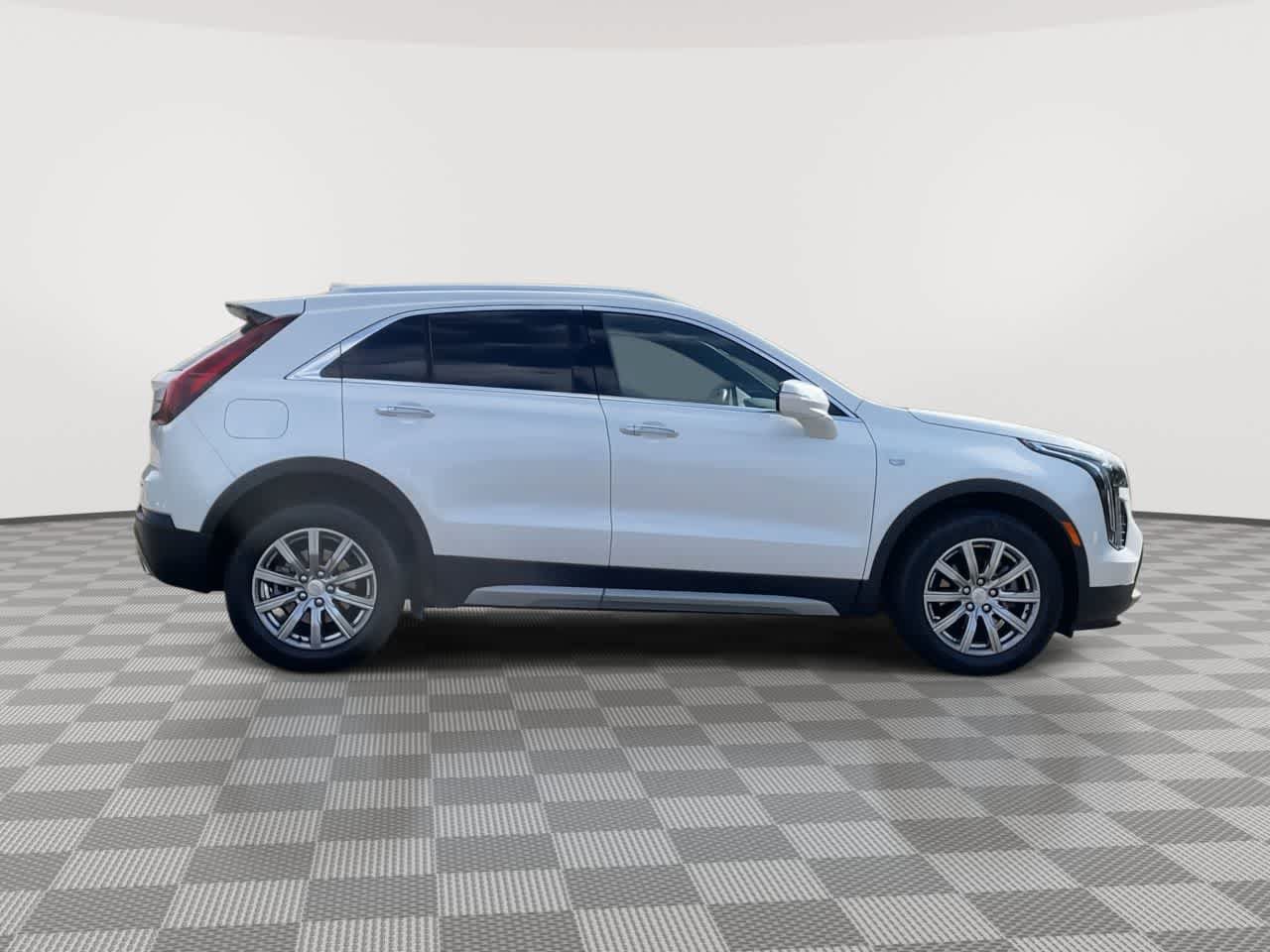 Certified 2023 Cadillac XT4 Premium Luxury w/ Technology Package AWD/4WD image 9
