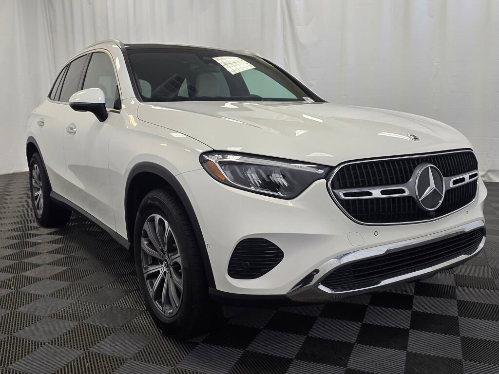 Used 2025 Mercedes-Benz GLC 300 GLC 300 image 8