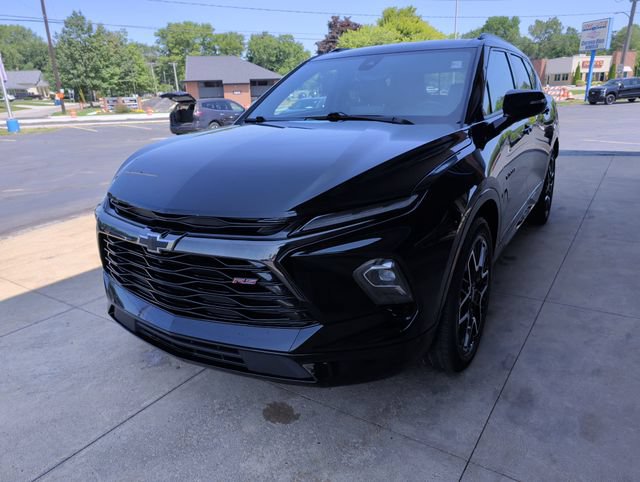 Used 2023 Chevrolet Blazer RS w/ Driver Confidence II Package AWD/4WD image 4