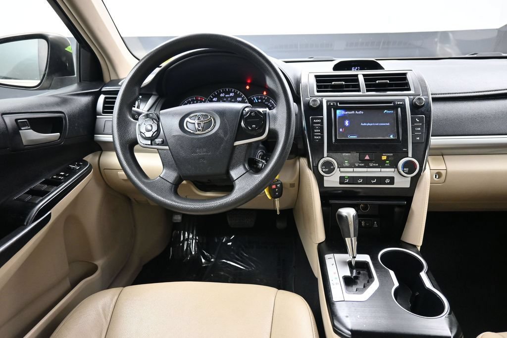Used 2012 Toyota Camry LE FWD image 19