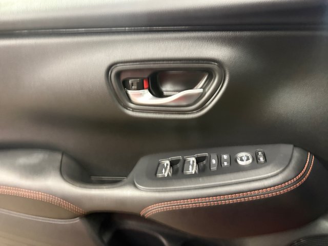 Certified 2025 Honda HR-V Sport image 19