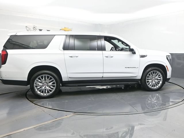 Used 2025 GMC Yukon XL Denali AWD/4WD image 36