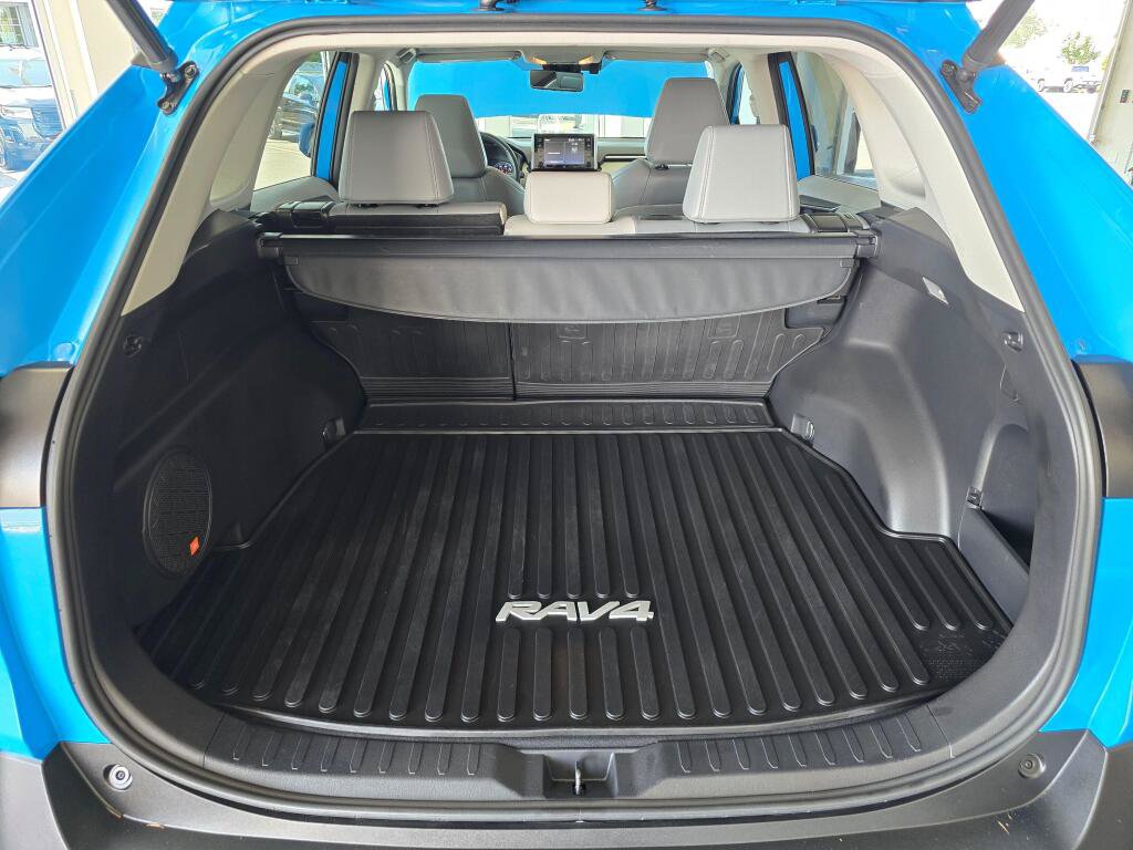 Used 2019 Toyota RAV4 XLE Premium AWD/4WD image 15