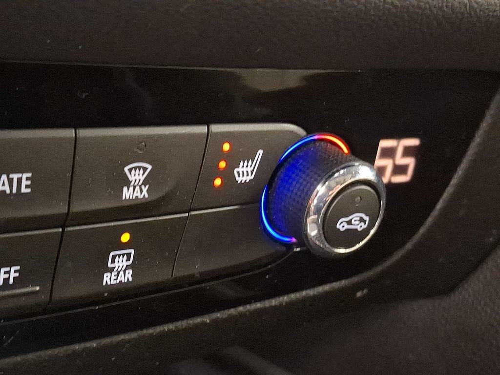 Used 2018 Buick Enclave Essence AWD/4WD image 22