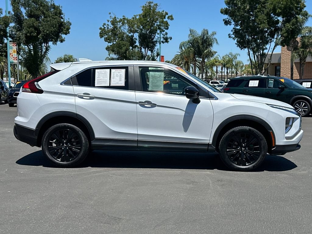 Used 2022 Mitsubishi Eclipse Cross LE AWD/4WD image 2