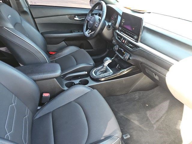 Used 2023 Kia Forte GT-Line image 11