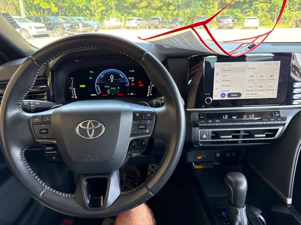 Used 2025 Toyota Camry SE FWD image 12
