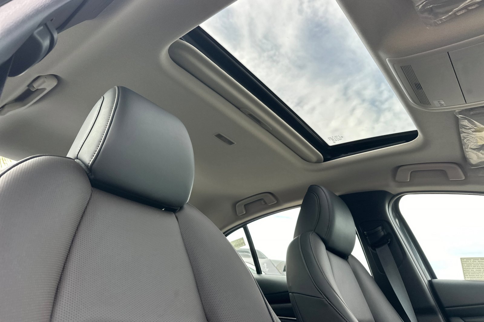 New 2026 MAZDA MAZDA3 2.5 Turbo Sedan w/Premium Plus image 17