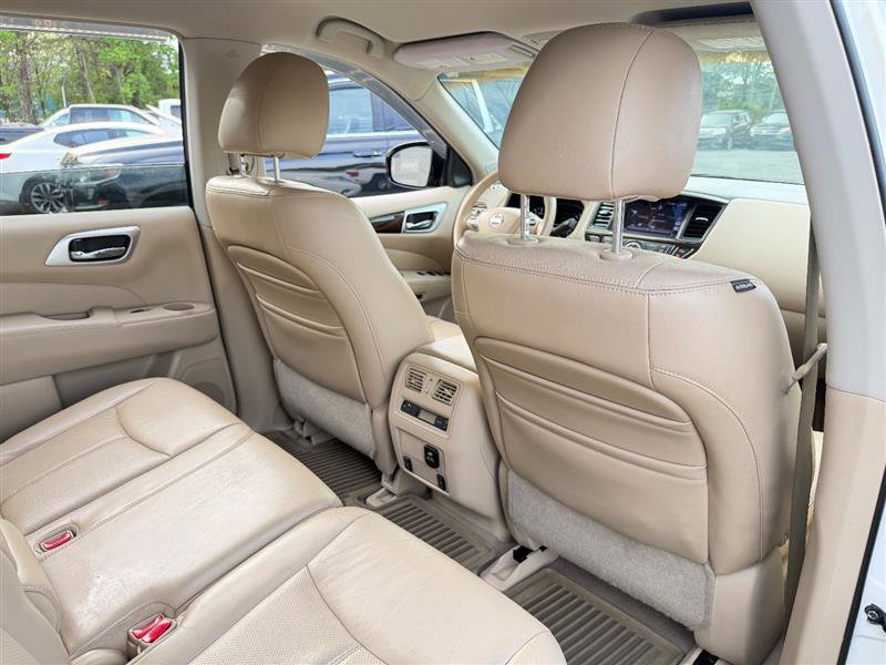 Used 2013 Nissan Pathfinder Platinum AWD/4WD image 18