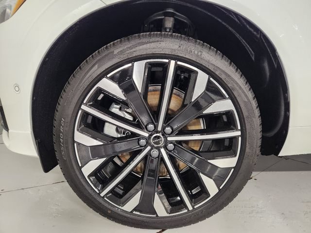 New 2026 Volvo XC60 T8 Ultra w/ Protection Package Premier AWD/4WD image 8
