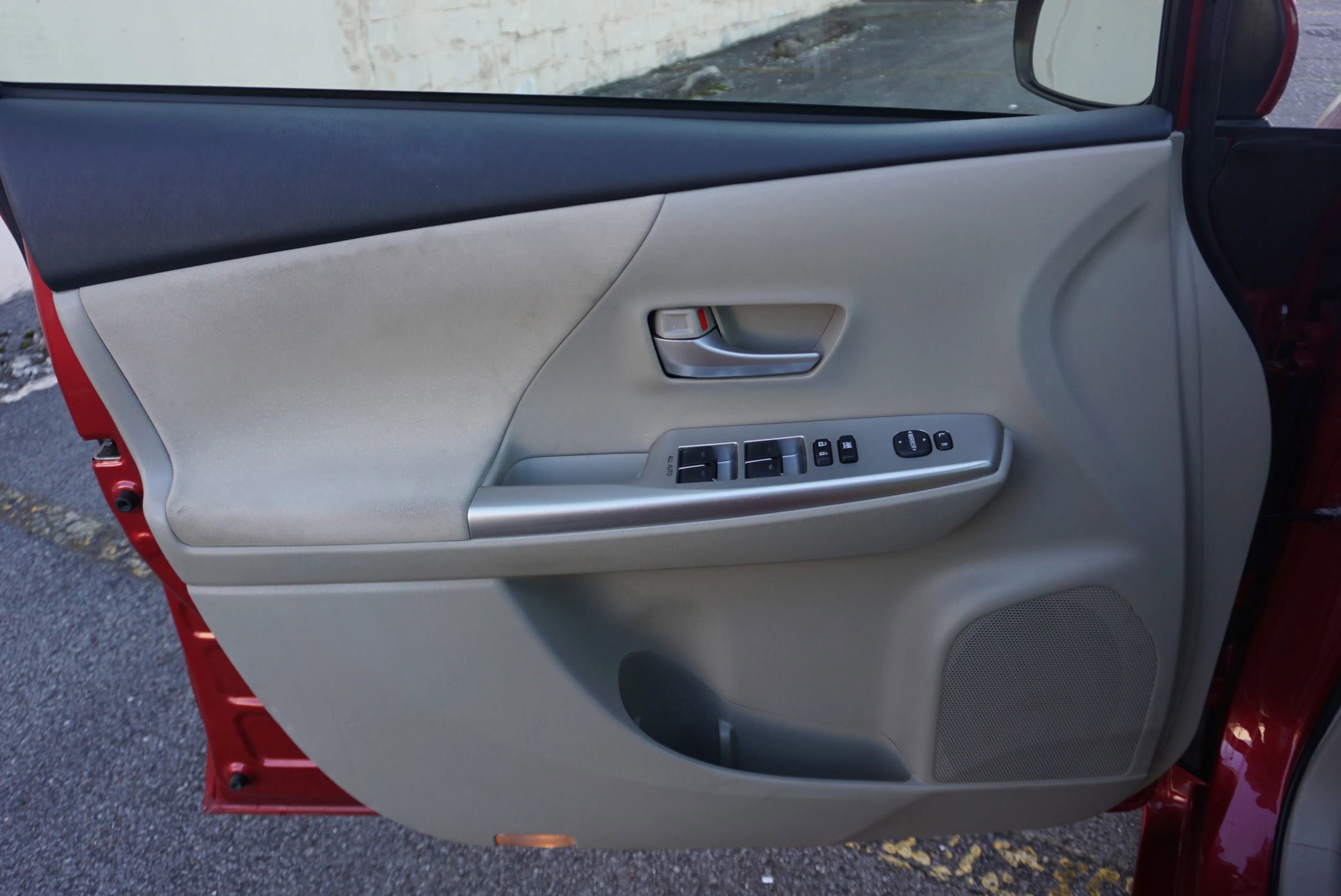 Used 2012 Toyota Prius V Two image 20