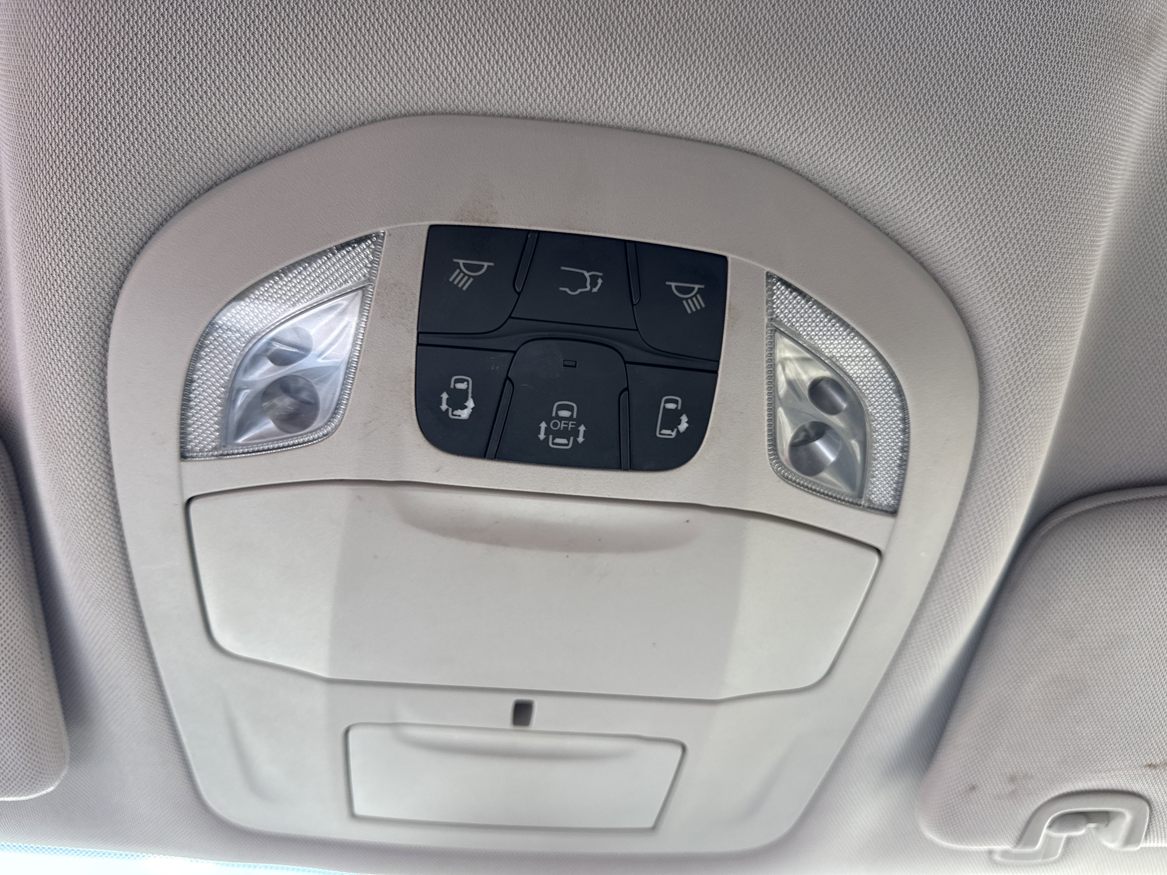 Used 2018 Chrysler Pacifica Touring Plus w/ Tire & Wheel Group image 18