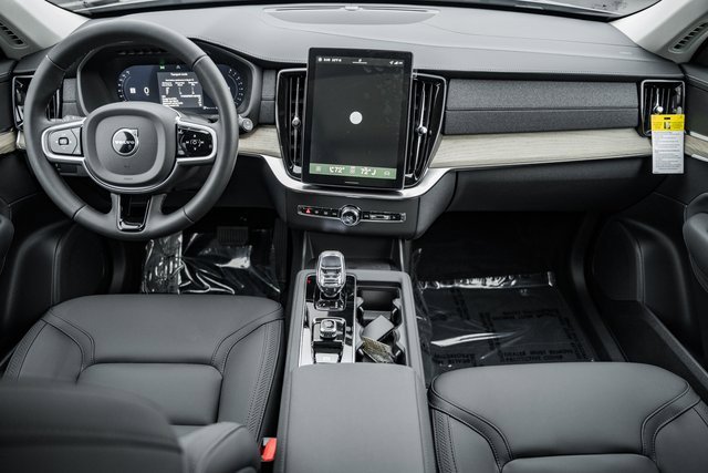 New 2026 Volvo XC90 B6 Plus w/ Protection Package Premier image 19
