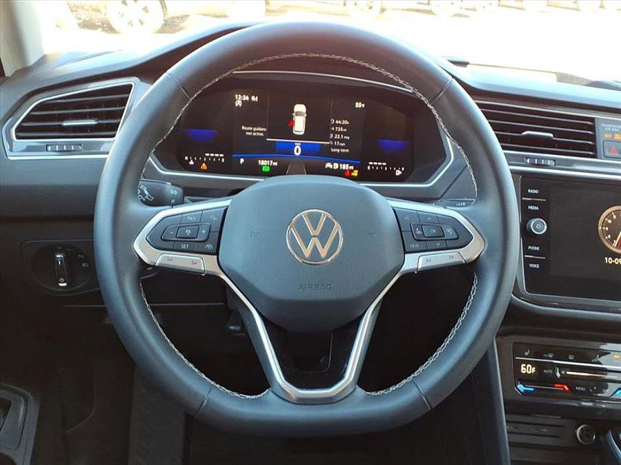 Used 2024 Volkswagen Tiguan SE image 22