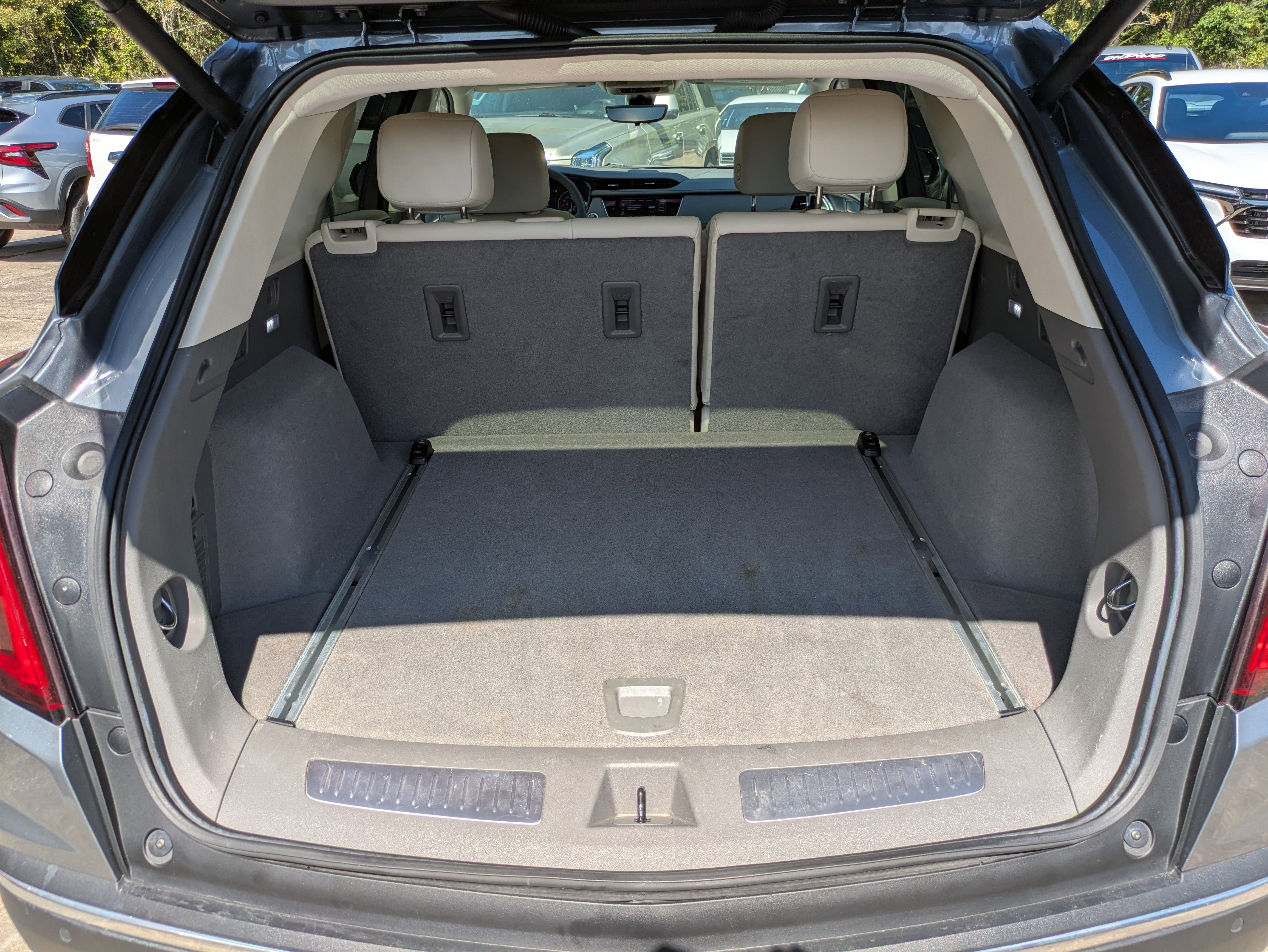 Certified 2022 Cadillac XT5 Premium Luxury w/ Technology Package image 7