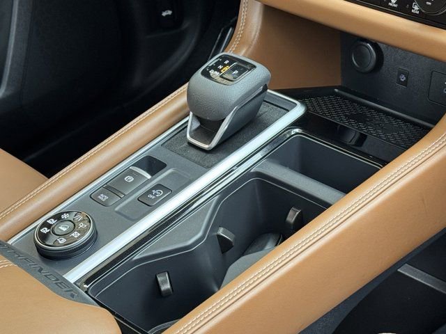 Used 2025 Nissan Pathfinder Platinum w/ Cargo Package image 16