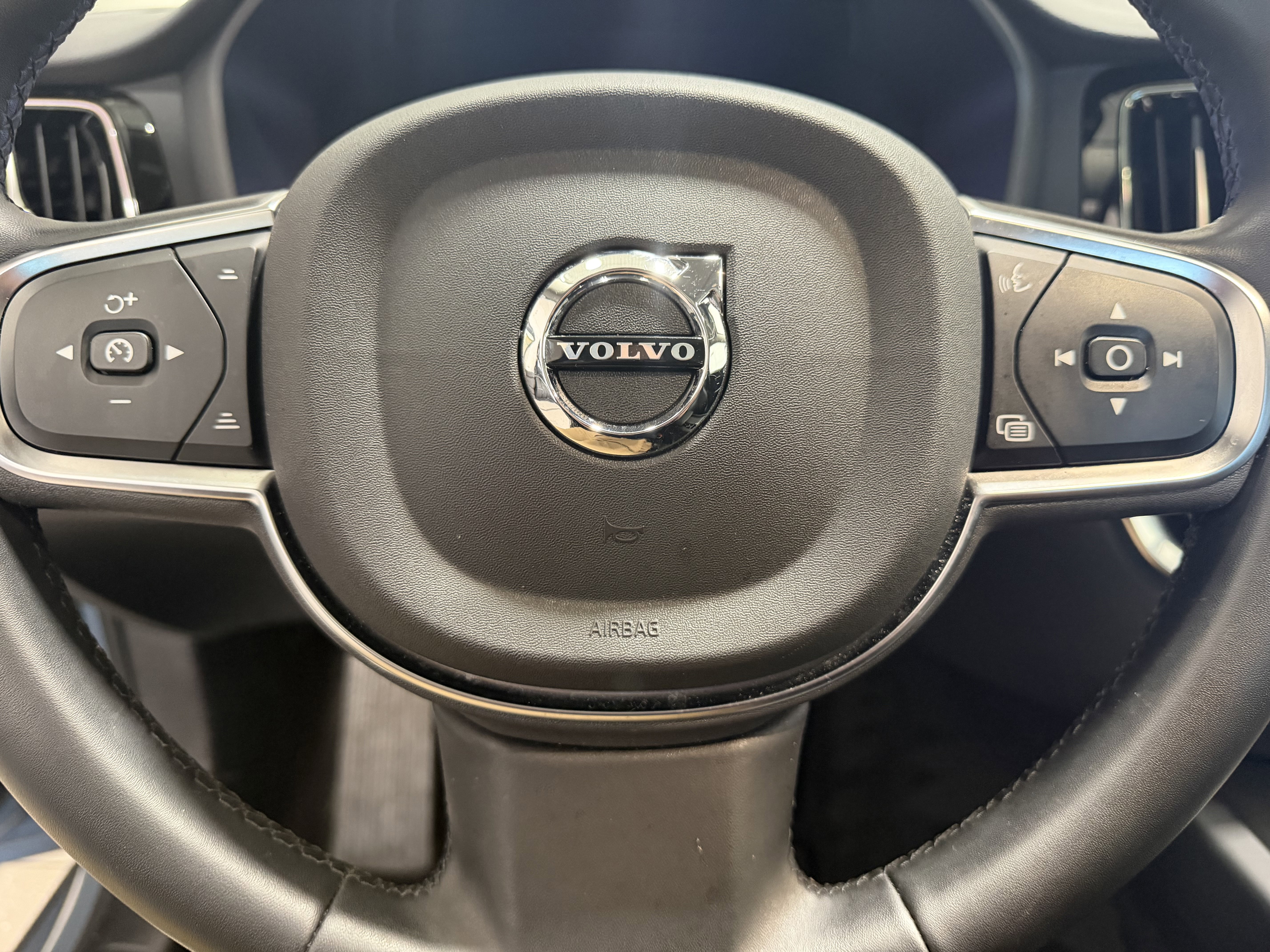 Used 2024 Volvo S60 B5 Core image 15