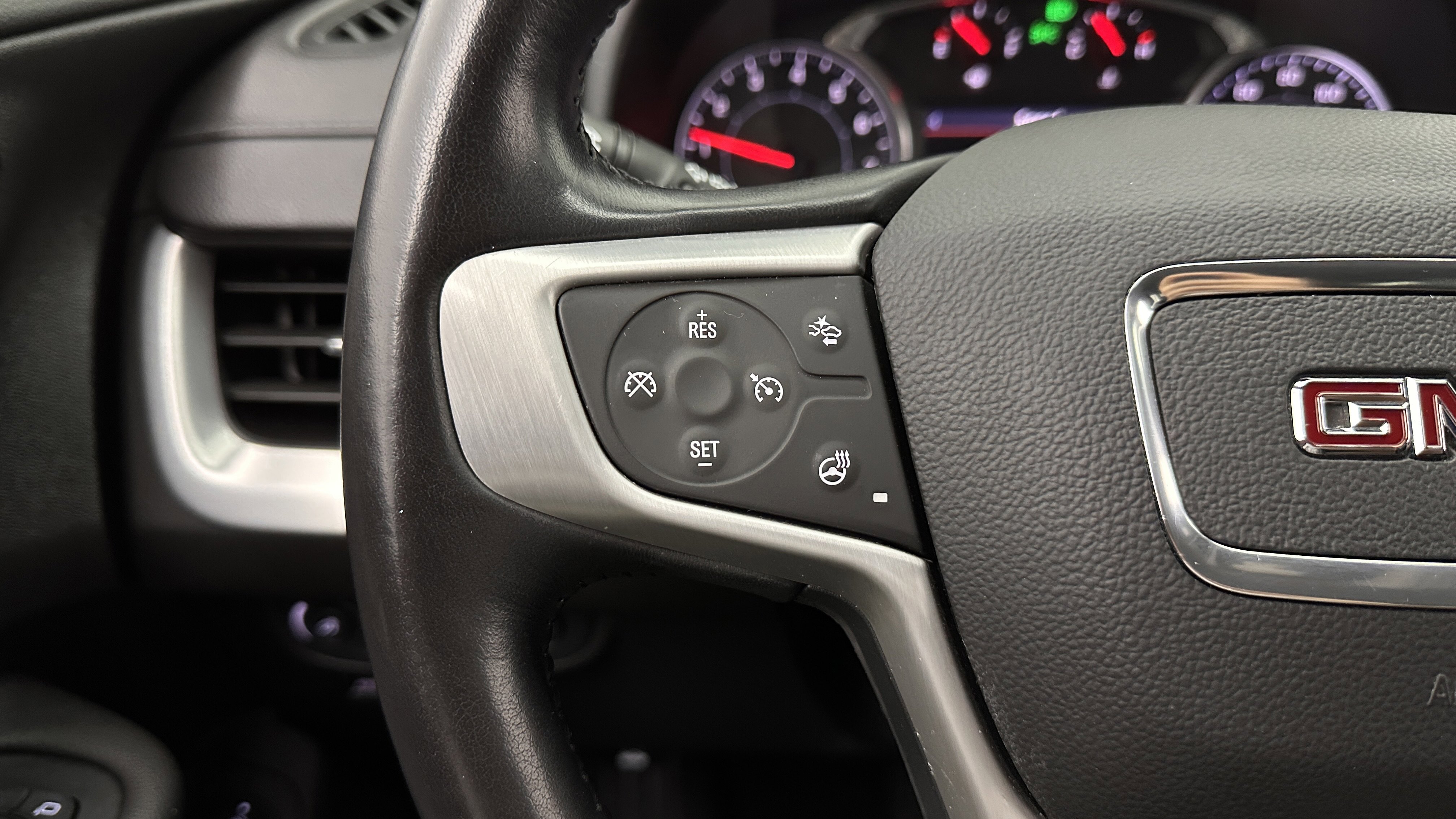 Used 2022 GMC Terrain SLT image 22