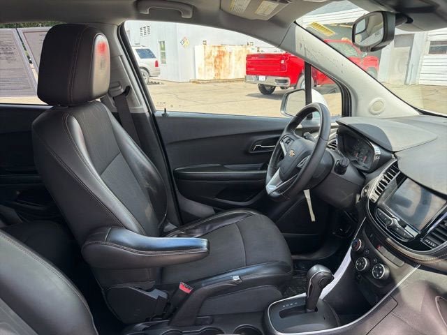 Used 2022 Chevrolet Trax LT w/ Driver Confidence Package AWD/4WD image 17