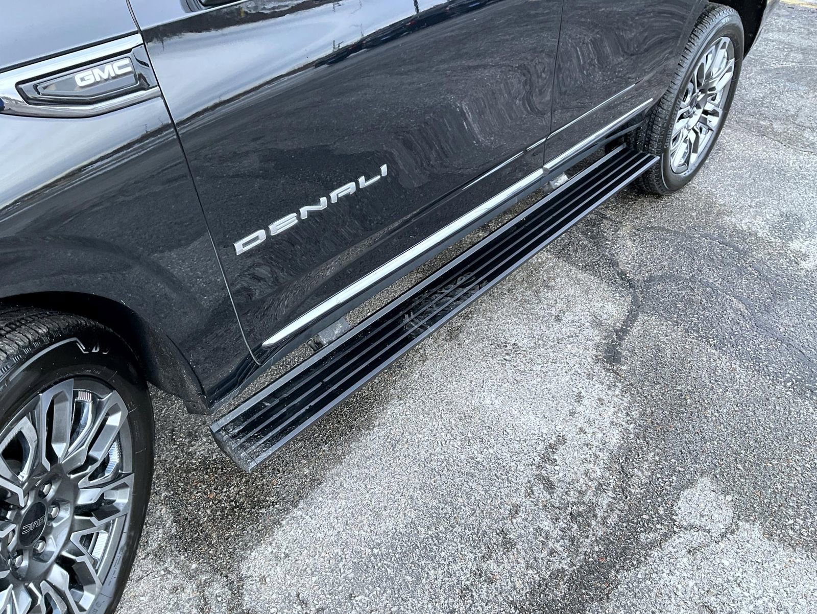 Certified 2023 GMC Yukon Denali Ultimate image 22