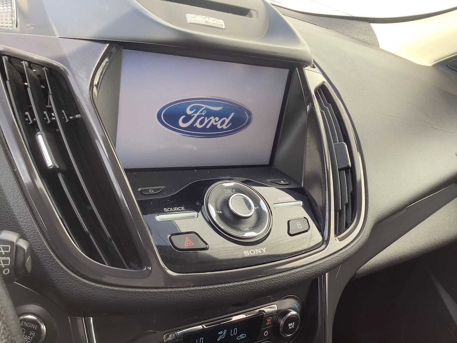 Used 2013 Ford Escape Titanium w/ Class II Trailer Tow Pkg image 16
