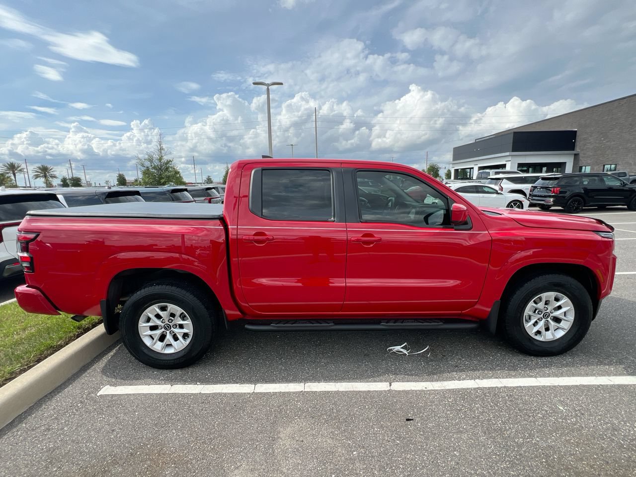 Used 2024 Nissan Frontier SV w/ Technology Package RWD image 2