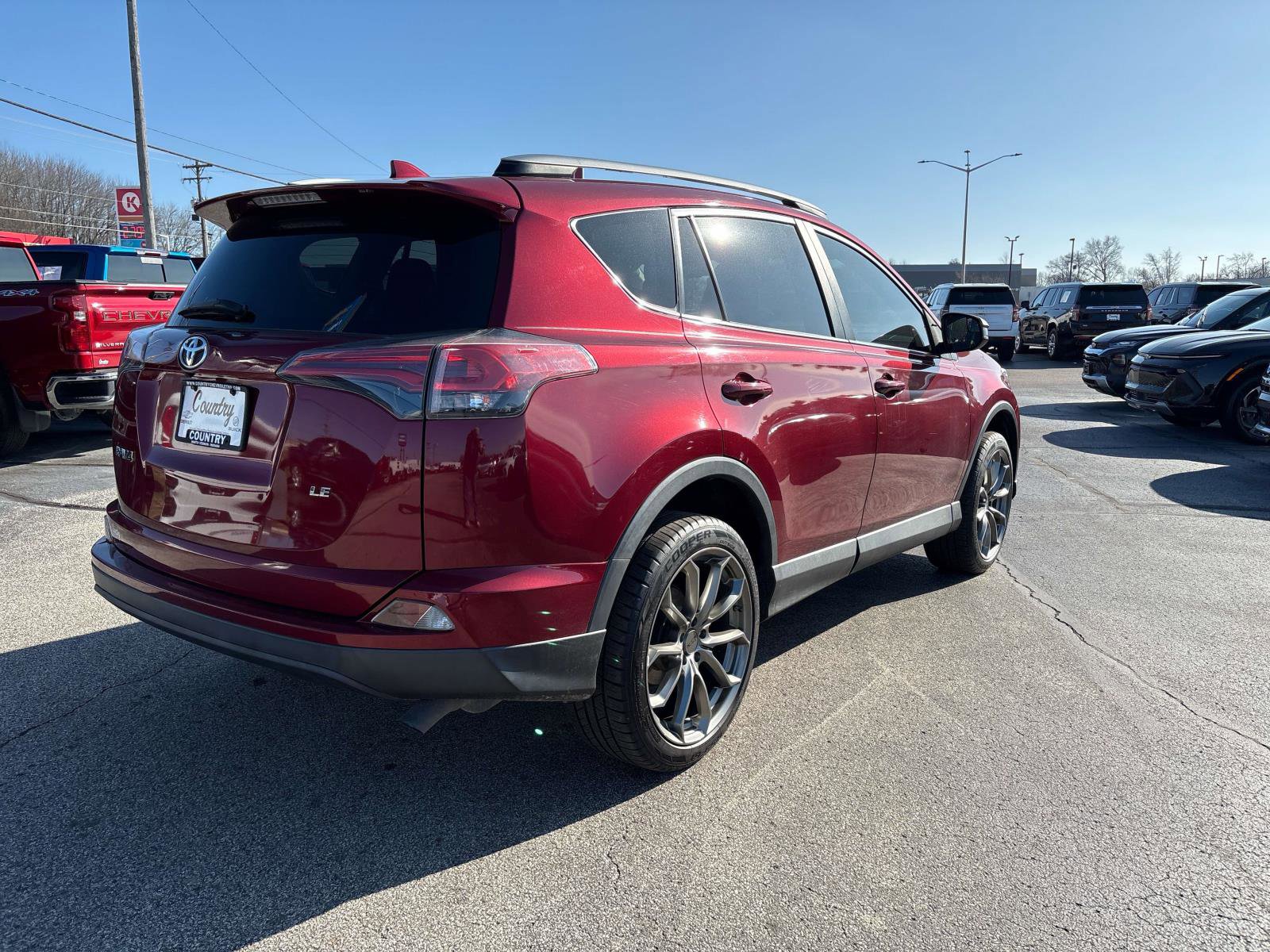 Used 2018 Toyota RAV4 LE image 7
