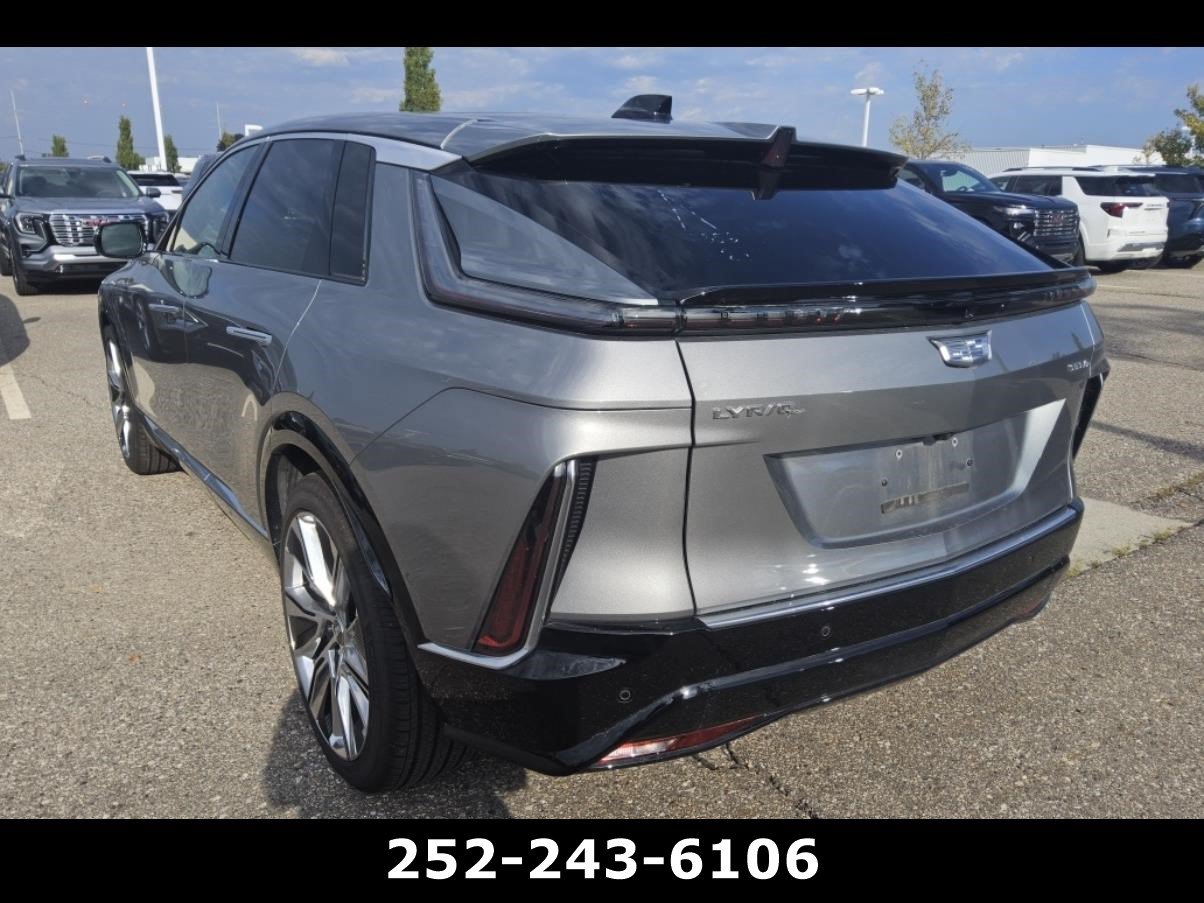 Used 2026 Cadillac Lyriq Signature Luxury AWD/4WD image 4