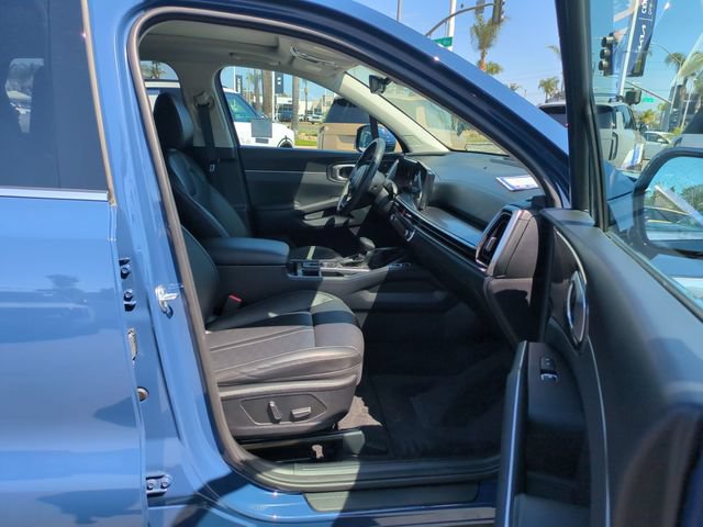 Certified 2025 Kia Sorento EX w/ Panoramic Sunroof Package AWD/4WD image 31