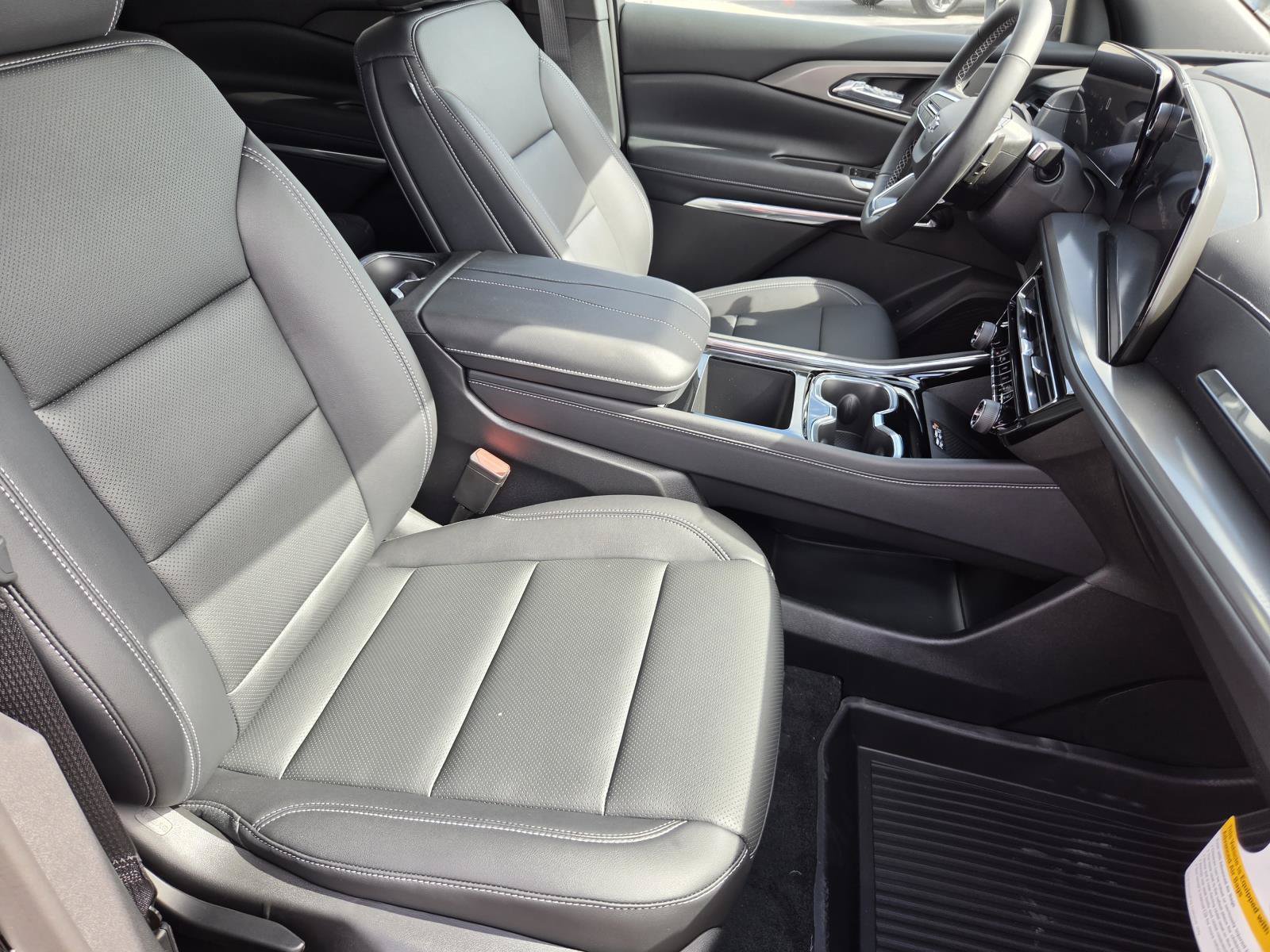 New 2027 Chevrolet Traverse LT w/ Midnight/Sport Edition FWD image 10