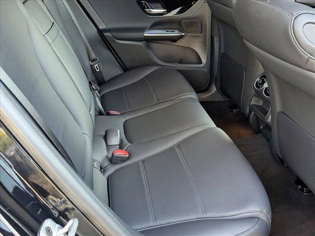 Used 2025 Mercedes-Benz GLC 300 4MATIC image 18