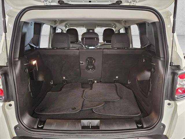 Used 2020 Jeep Renegade Altitude image 6