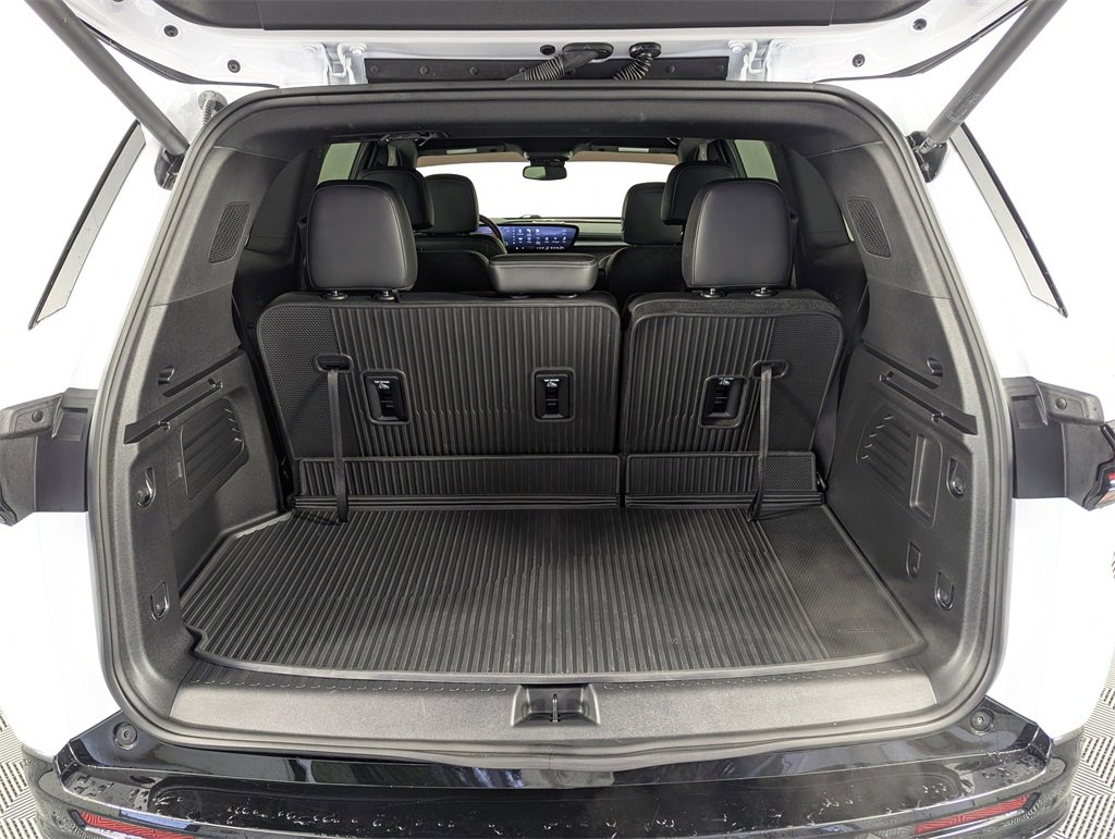 Used 2025 Buick Enclave Sport Touring w/ LPO, All-Weather Package image 31