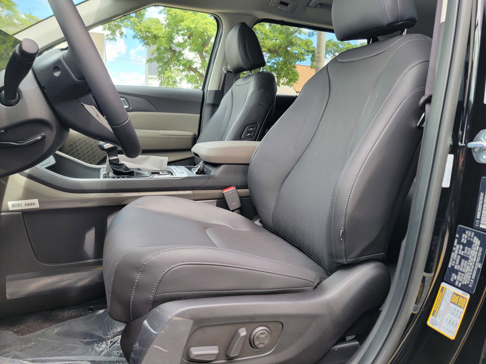 New 2026 Kia Carnival EX image 14