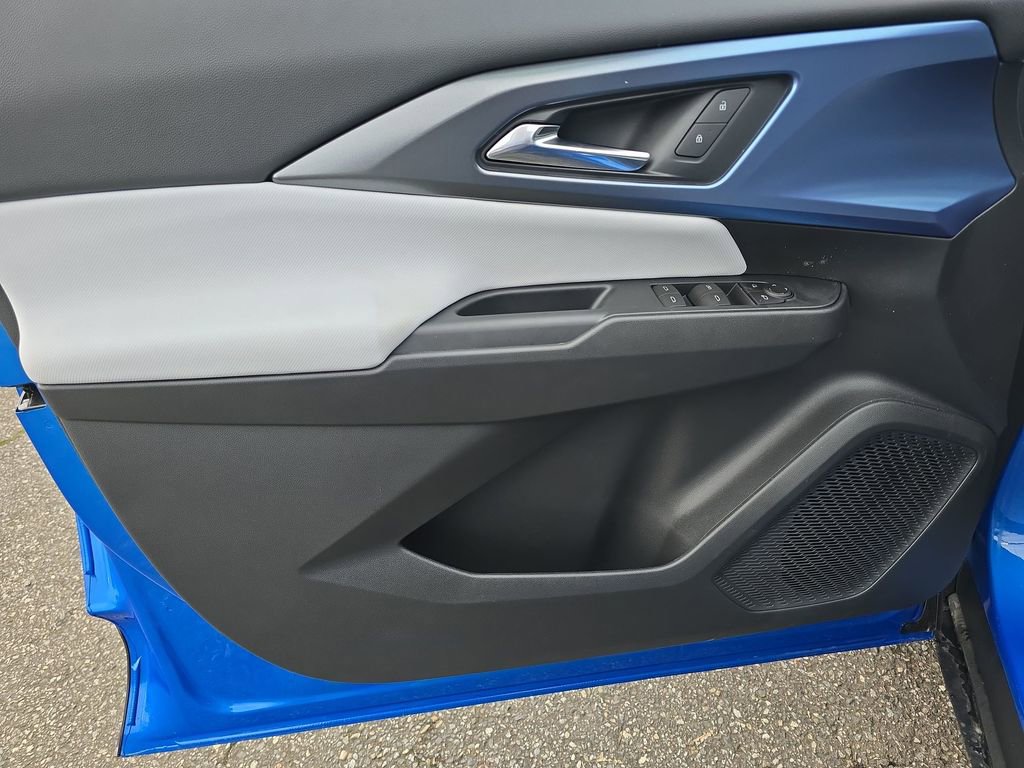 New 2026 Chevrolet Equinox EV LT image 23