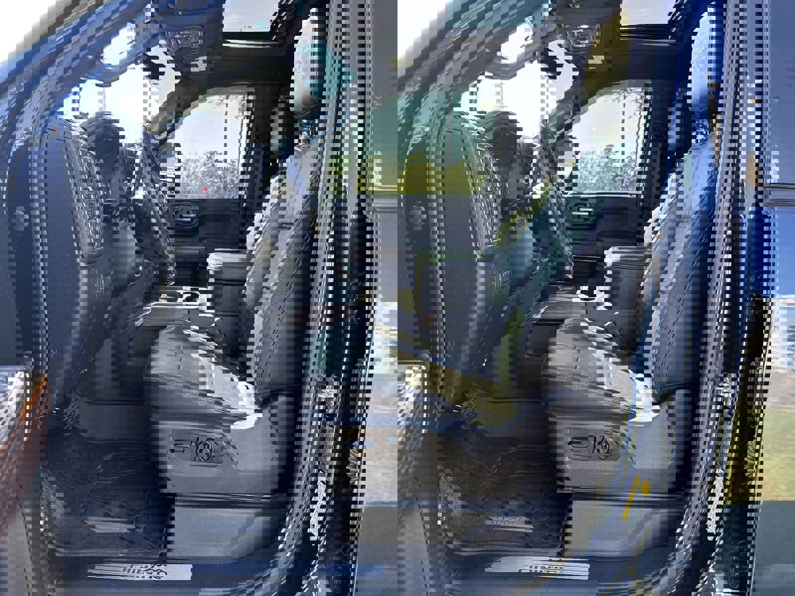 Used 2021 Chevrolet Silverado 3500 High Country image 16