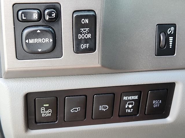 Used 2014 Toyota Sequoia Platinum AWD/4WD image 25