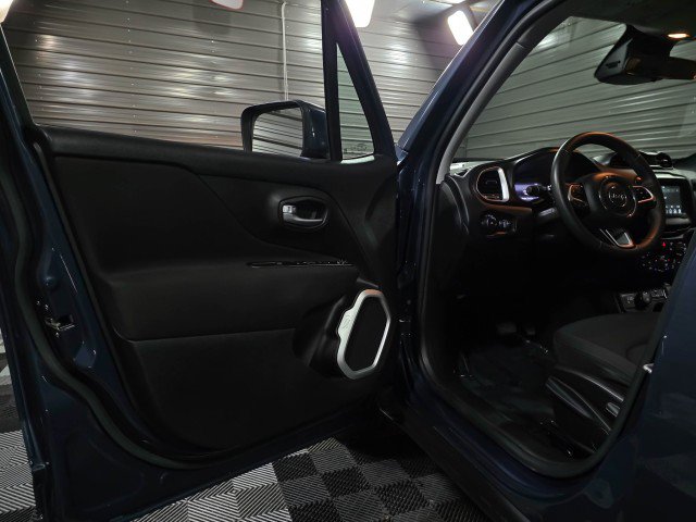 Used 2021 Jeep Renegade Latitude AWD/4WD image 30