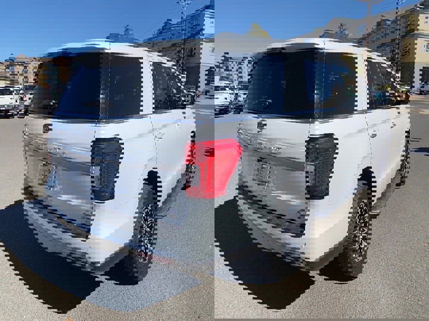 Certified 2022 Ford Expedition XLT image 5