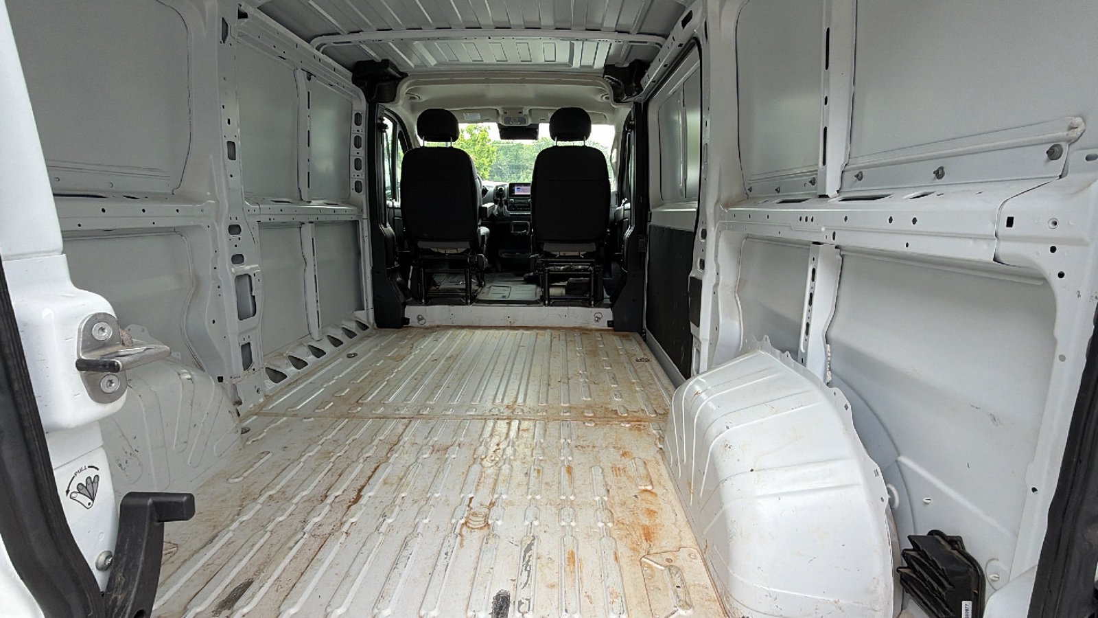 Used 2025 RAM ProMaster 2500 FWD image 12