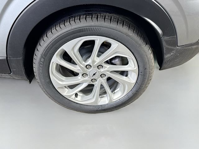 New 2027 Chevrolet Bolt LT w/ Comfort Package image 32