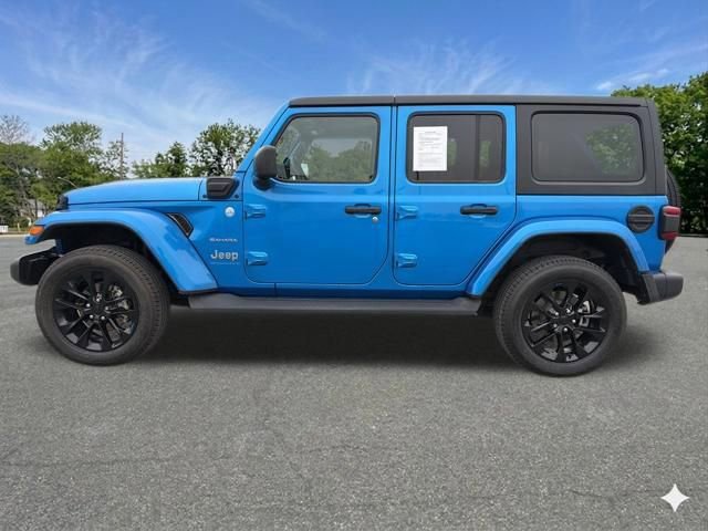Used 2023 Jeep Wrangler Unlimited Sahara w/ Cold Weather Group AWD/4WD image 5