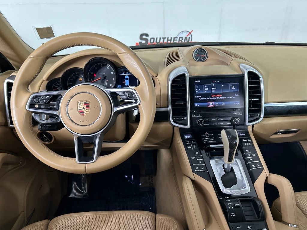 Used 2017 Porsche Cayenne Platinum Edition image 18