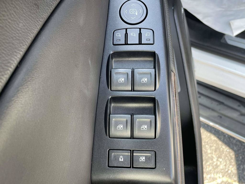 Used 2018 GMC Yukon XL SLT RWD image 16
