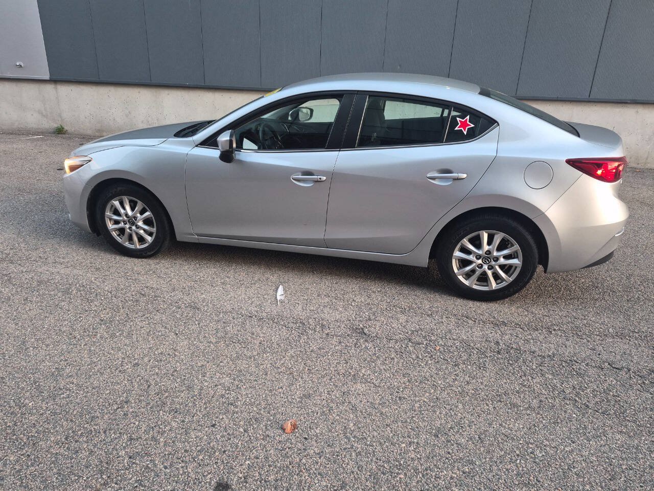 Used 2017 MAZDA MAZDA3 Sport w/ Preferred Equipment Package FWD image 6