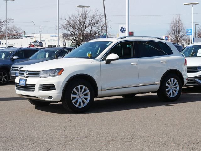 Used 2012 Volkswagen Touareg VR6 image 3