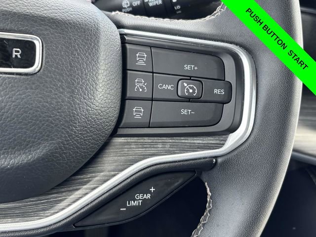 Used 2023 Jeep Wagoneer L Series II image 16