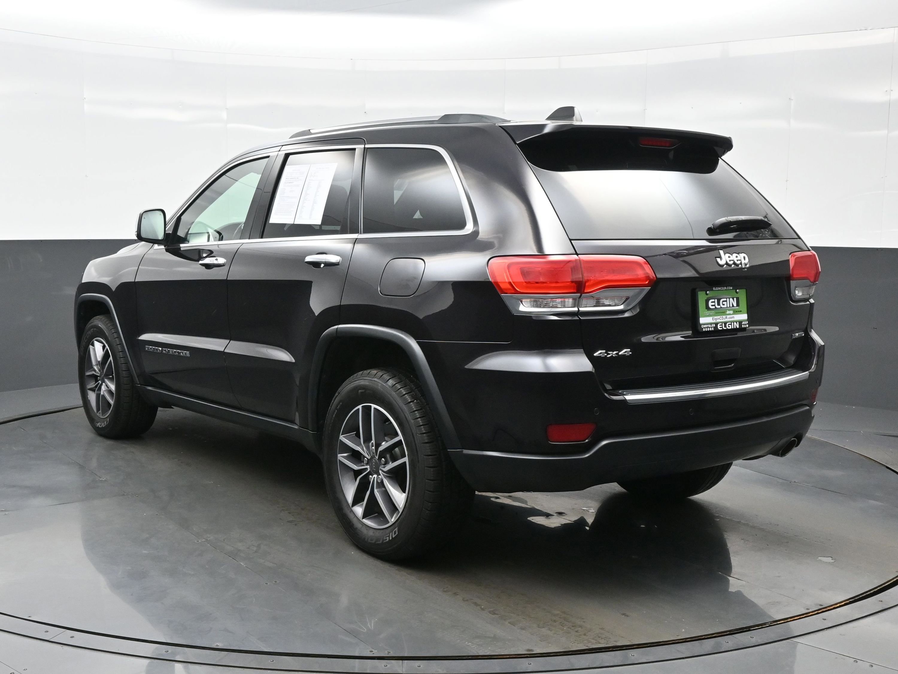Used 2019 Jeep Grand Cherokee Limited AWD/4WD image 4