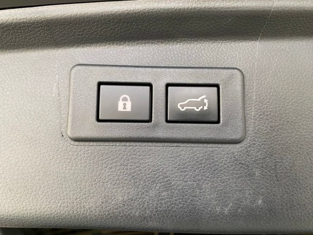 Used 2023 Subaru Outback Touring XT AWD/4WD image 8