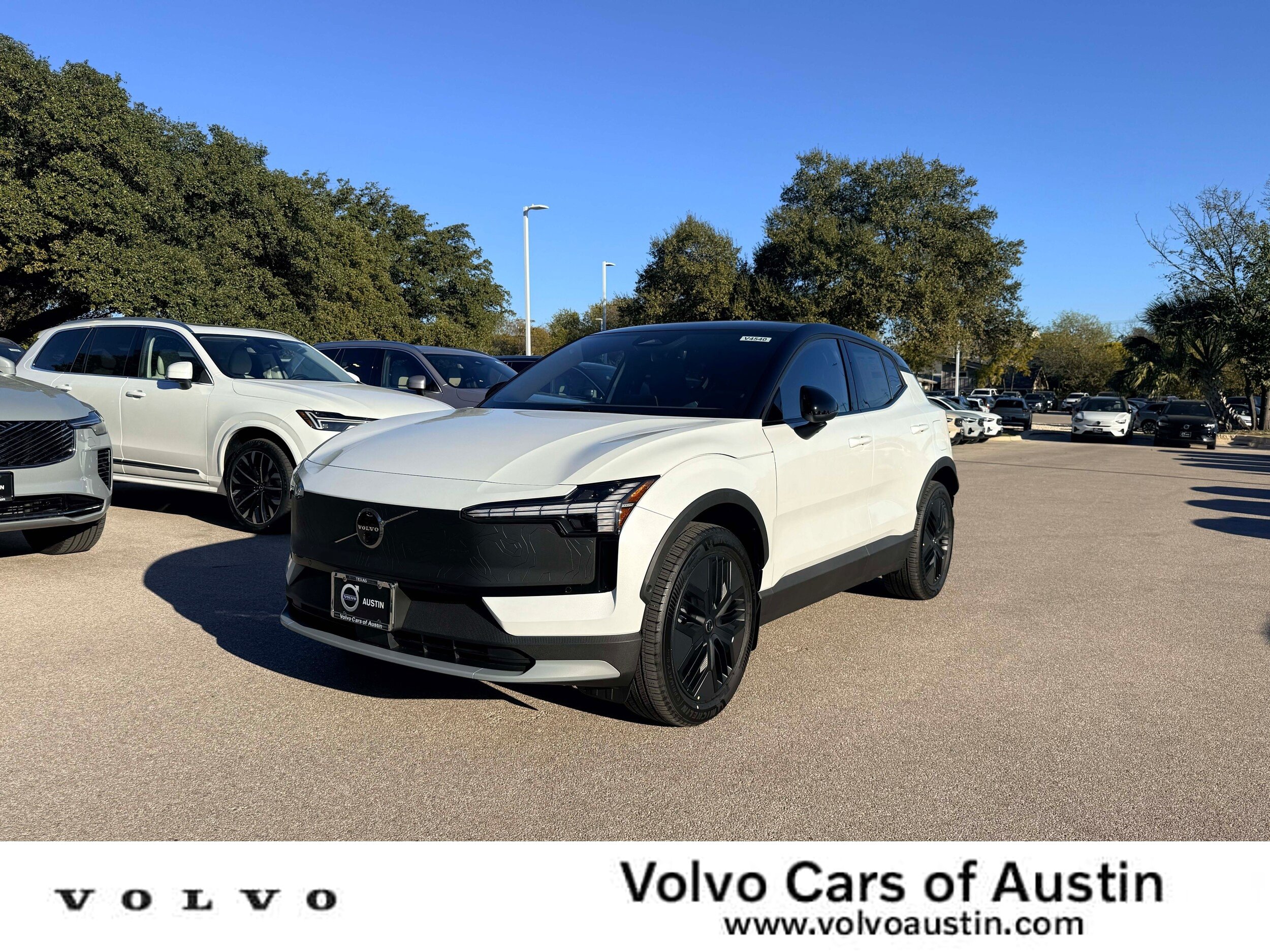 New 2026 Volvo EX30 Cross Country Ultra AWD/4WD image 1